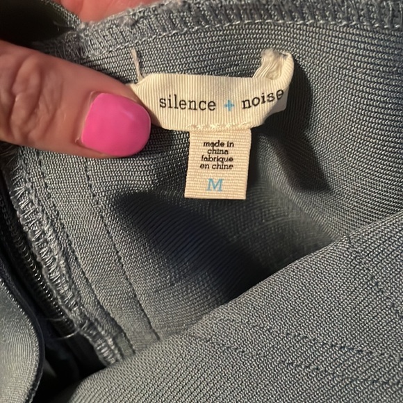 Silence + Noise bandage cropped top in light blue! 🩵 - Picture 4 of 4